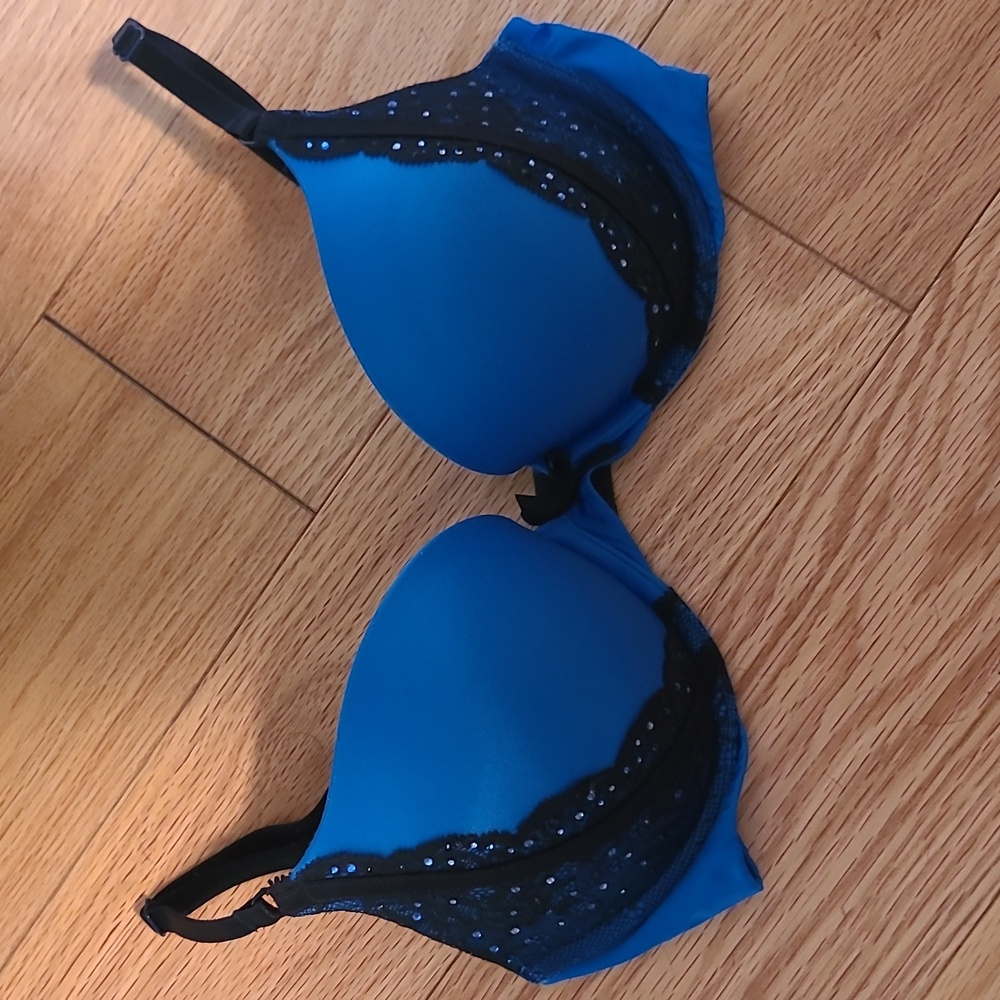 Victoria's Secret 34C Very Sexy Push Up Bra